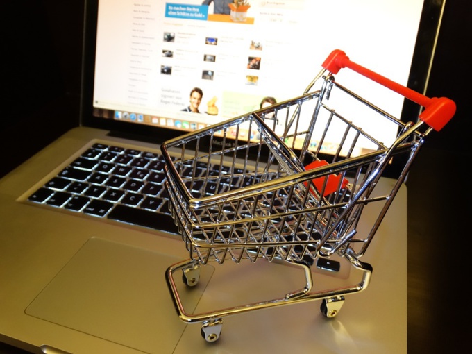 Rise of online shopping threatens intermediaries Rise of online shopping threatens intermediaries