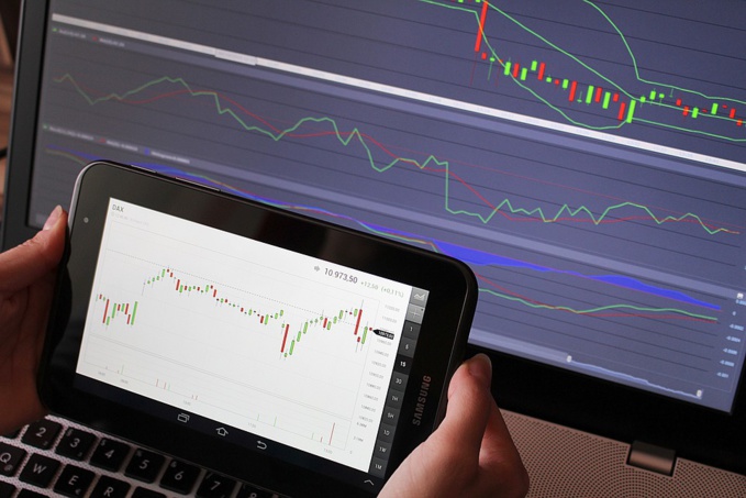 European analysts risk losing their jobs