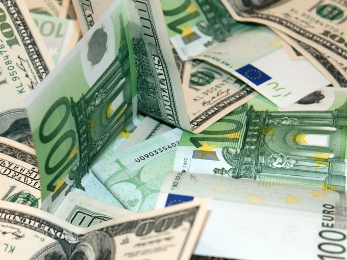 Is it possible for Euro to replace Dollar? Is it possible for Euro to replace Dollar?