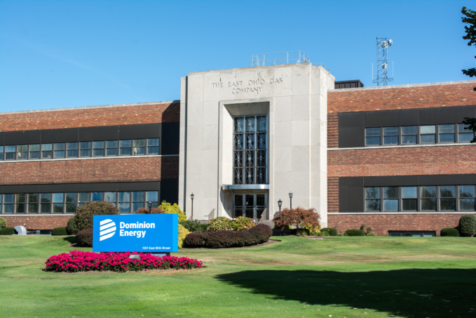 US Dominion Energy sells assets for $10B to Buffett after refusing ACP gas pipeline