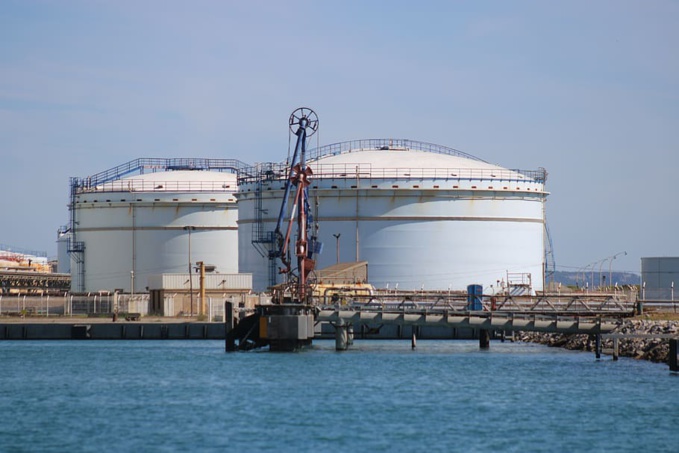 Qatar signs LNG supply deal with China Qatar signs LNG supply deal with China