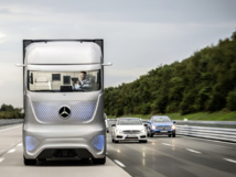 Daimler’s self-driven trucks to hit the road this year