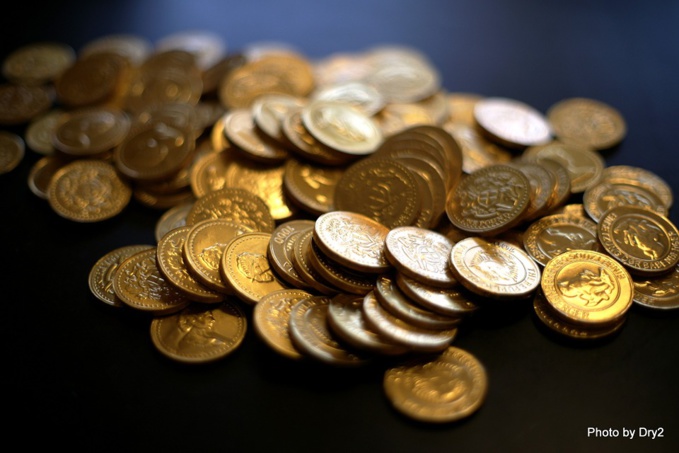 The European Commission tightens rules on Bitcoin and prepaid cards 