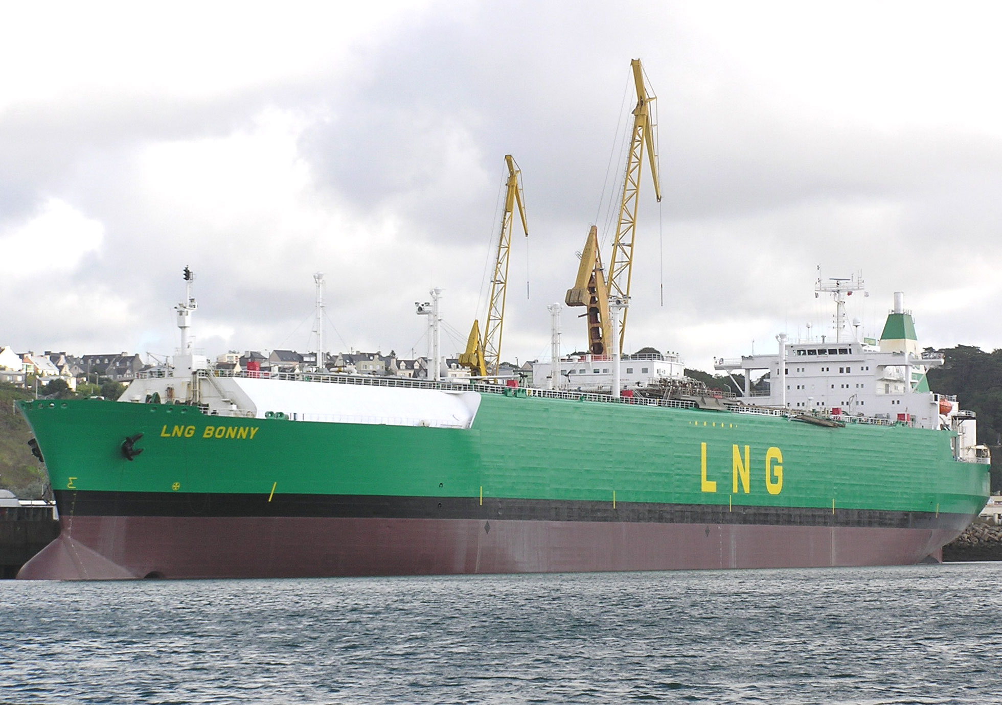 Europe’s difficult choice between Russian and American LNG Europe’s difficult choice between Russian and American LNG
