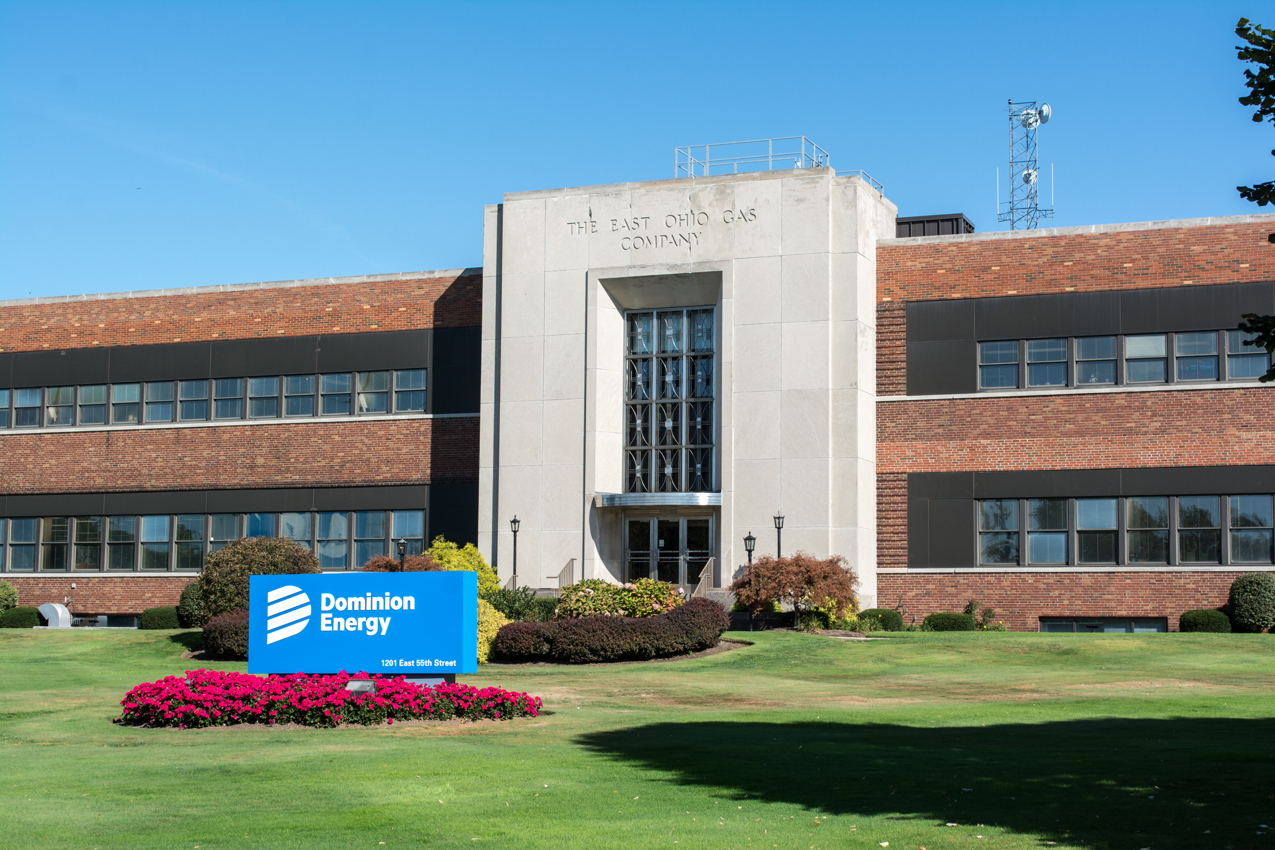 US Dominion Energy sells assets for $10B to Buffett after refusing ACP gas pipeline