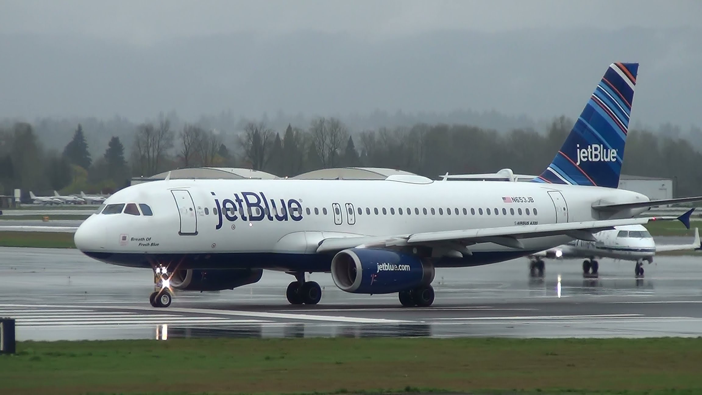 PDX Aviation - HD(ish) Plane Spotting via youtube