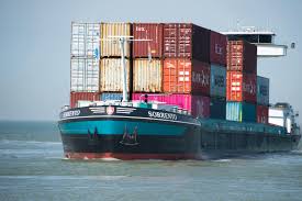 Global trade grows by 3.5% quarter-on-quarter in January-March