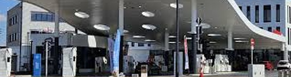 TotalEnergies cuts quarterly net profit by a quarter