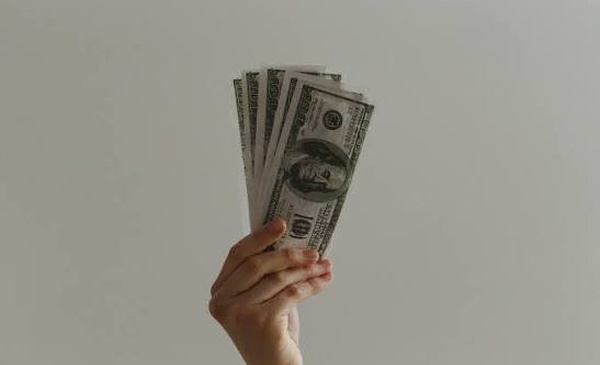 Number of billionaires worldwide reaches record 3,800 people