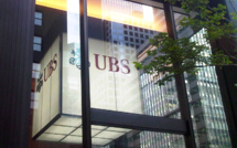 UBS returns to net profit in Q4