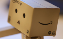Amazon bets on offline retail