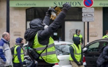 French Yellow Vests movement changes clothes to black