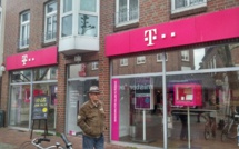 T-Mobile CEO to resign