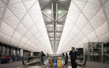 Hong Kong Airport falls in recession