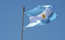 Argentina extends debt negotiations while in default