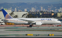 United Airlines to lay off almost 600 unvaccinated employees