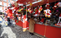 U.S. retail sales rise by 7.6% over the holiday season