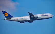 Lufthansa adds 240% in quarterly profit