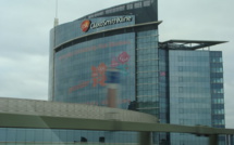 GSK pharmaceutical company cuts quarterly net profit almost tenfold