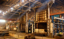 China suspends permits for construction of steel plants