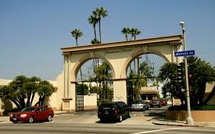 Warner Bros. Discovery shareholders approve $110 billion deal with Paramount